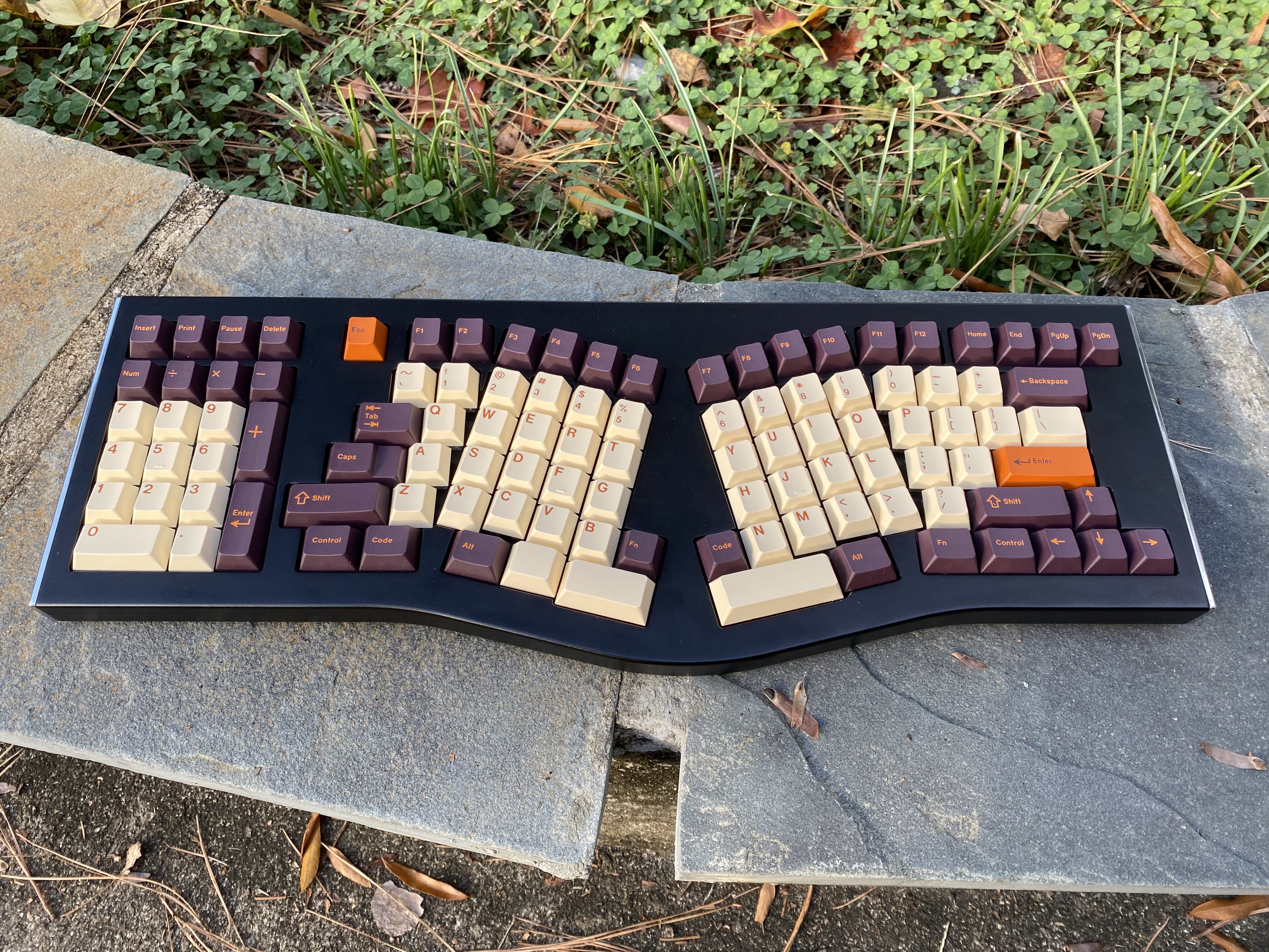CNC edition with FR4 plate & GMK Thai Tea