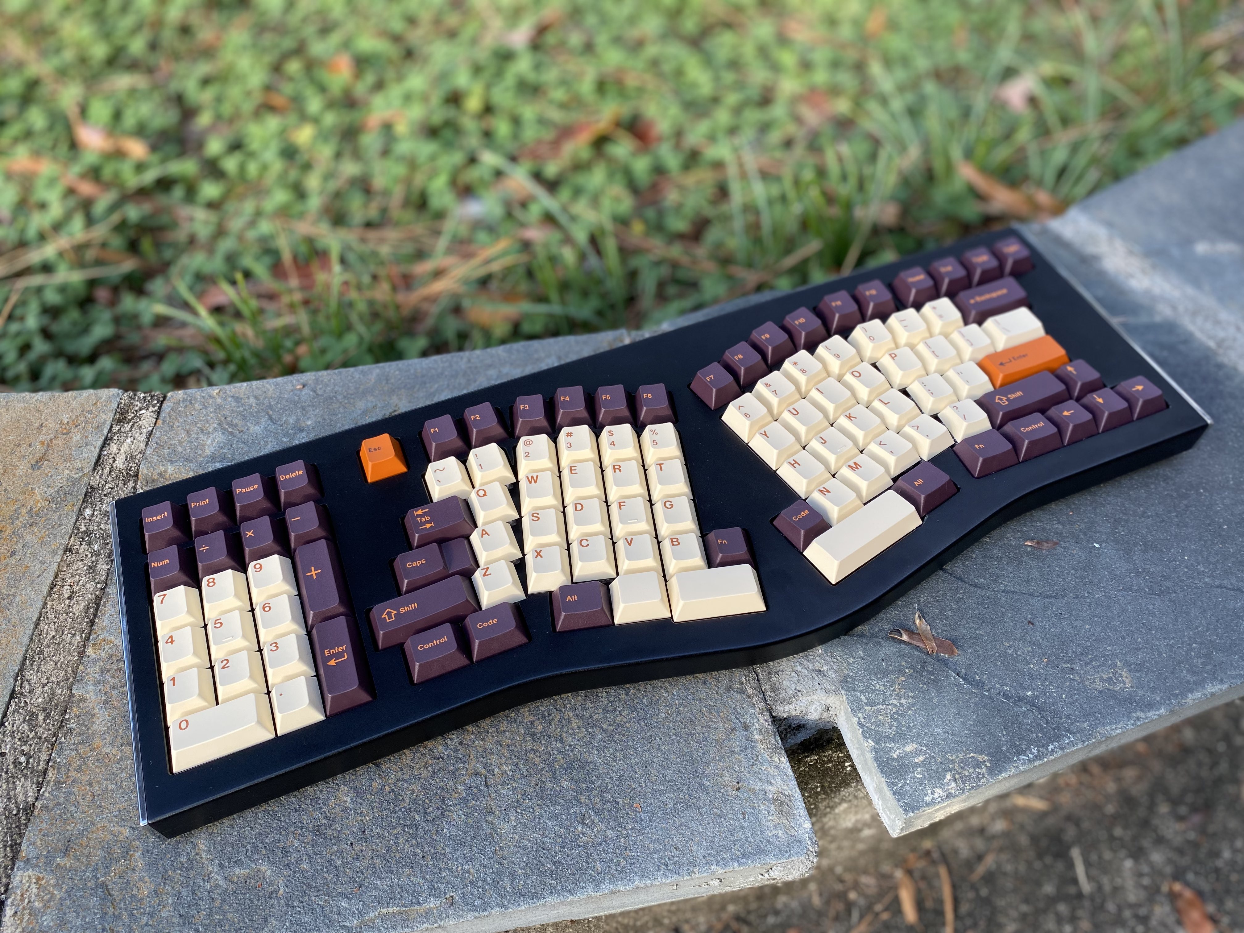 CNC edition with FR4 plate & GMK Thai Tea